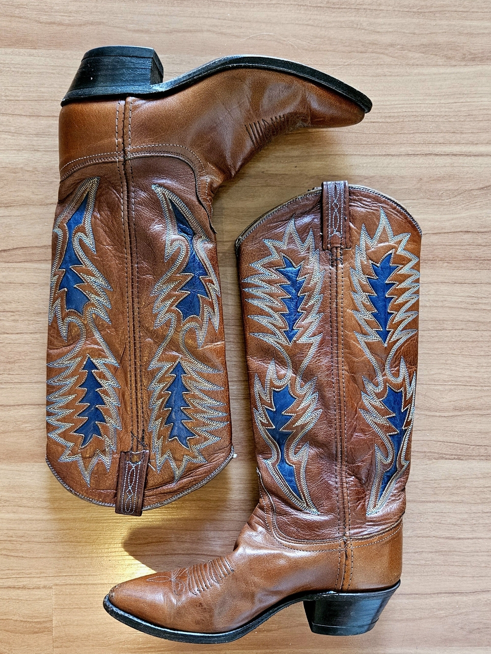 Vintage Dan Post Brown Leather Cowboy Boots with Blue and Cream 7 Mens  9 Womens